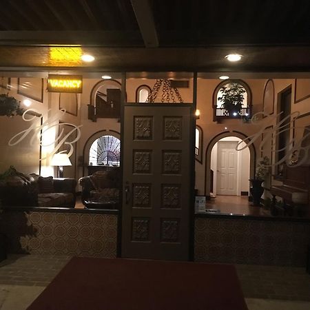 Hotel Burgess Reedley Екстер'єр фото
