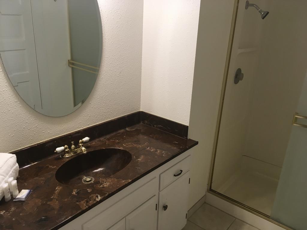 Hotel Burgess Reedley Екстер'єр фото