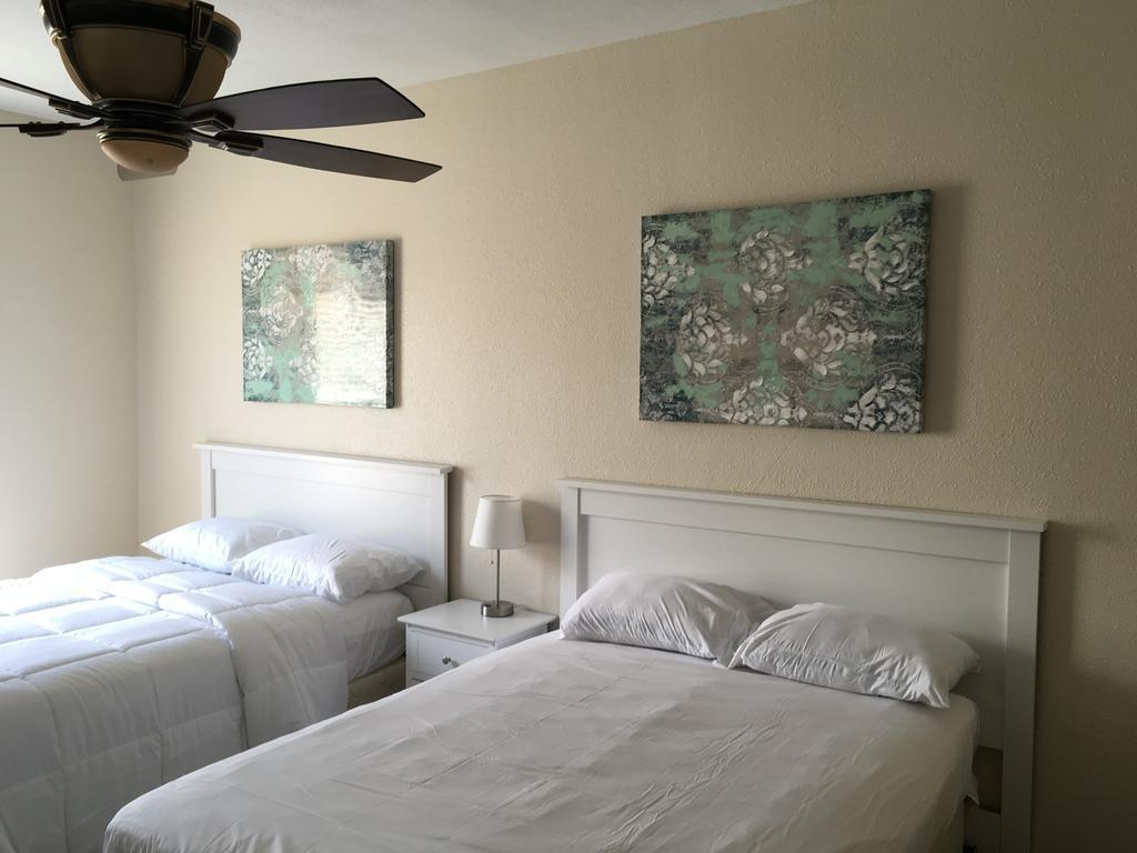Hotel Burgess Reedley Екстер'єр фото
