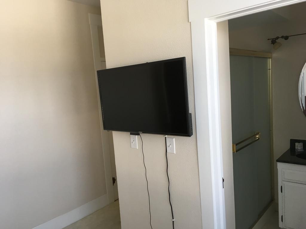 Hotel Burgess Reedley Екстер'єр фото