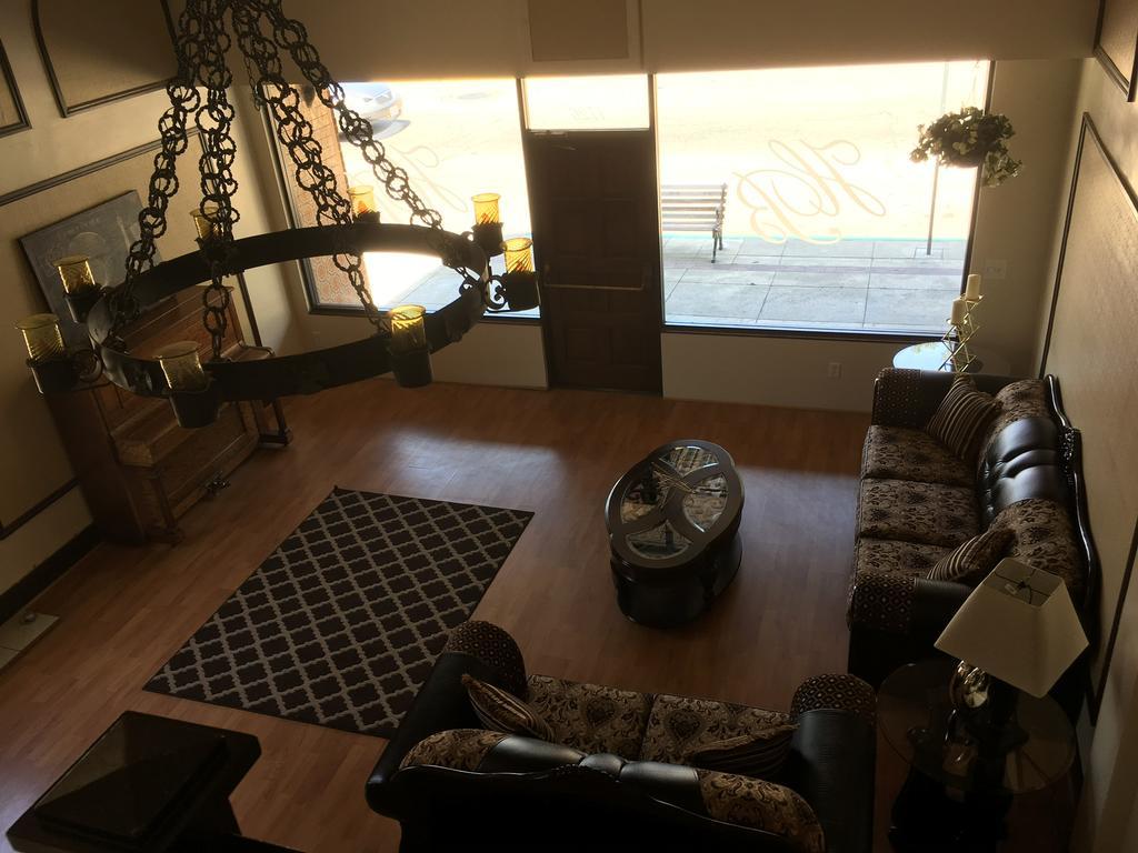 Hotel Burgess Reedley Екстер'єр фото